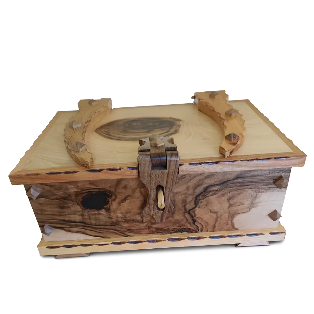 Lesena skrinja skrinjica škatla